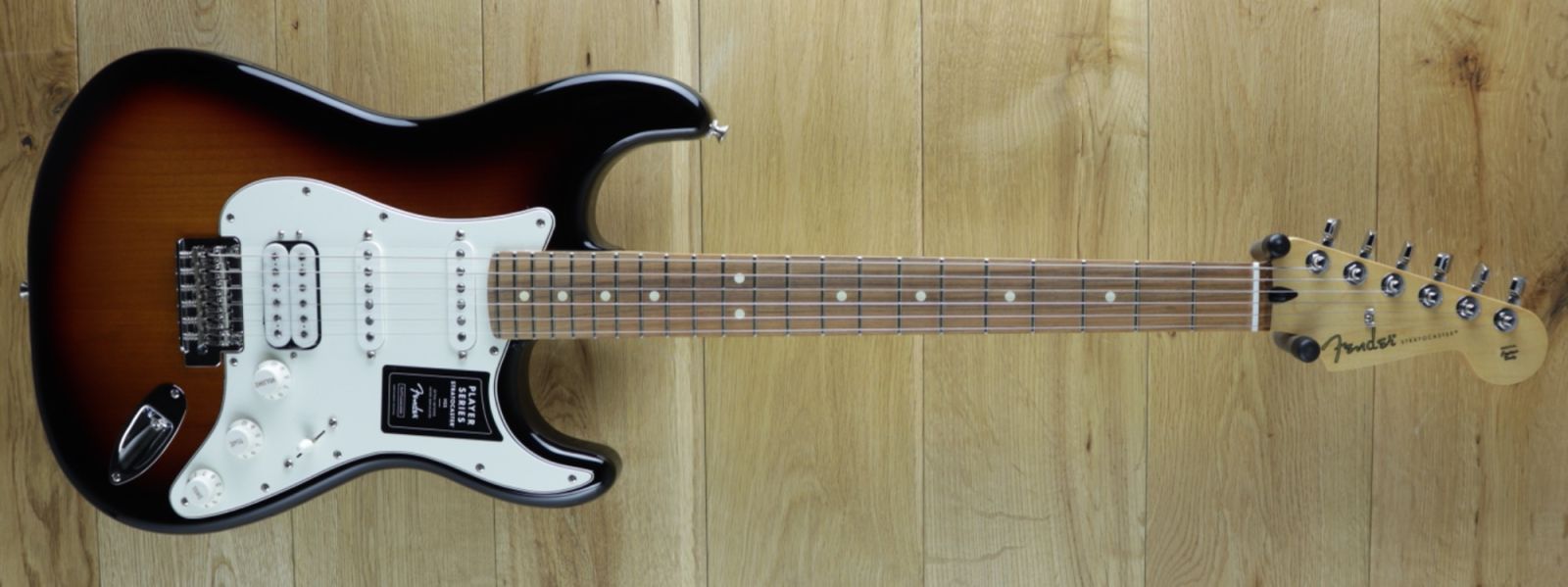 Fender Player Strat HSS, Pau Ferro Fingerboard, 3-Color Sunburst