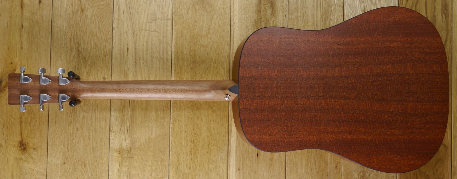 Martin shop dx2e mahogany