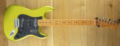 Fender American Ultra II Strat Maple Fingerboard Solar Flare US24006133
