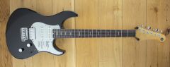 Yamaha Pacifica Professional Black Metallic IKH268E