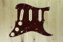 Fender Pre-Wired Strat Pickguard Custom Shop Texas Special SSS Tortoise Shell 11 Hole 