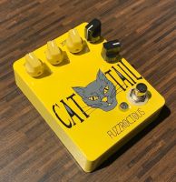 Fuzzrocious Cat Tail ~ Secondhand