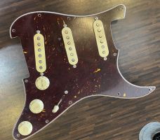 Fender Custom Shop Texas Special  Pre-Wired Strat Pickguard Tortoiseshell 11 Hole ~ Secondhand